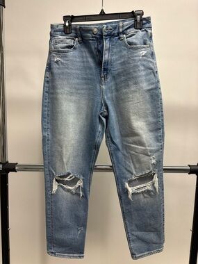 American Eagle Curvy Light Wash Distressed Ripped Knee Mom Jeans